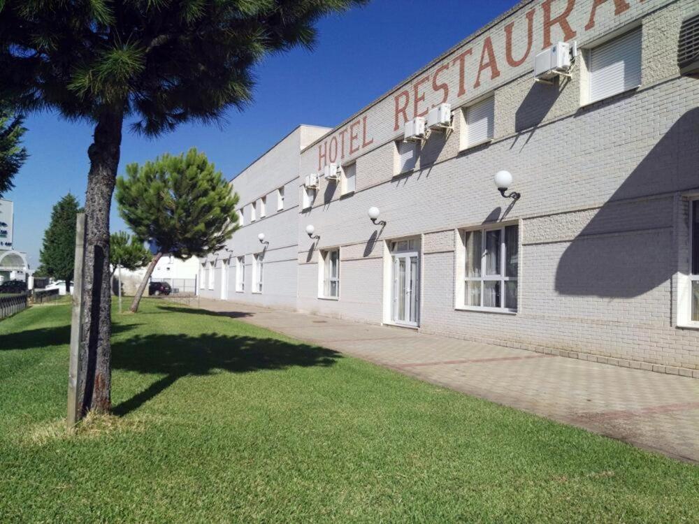 Hotel Puerto De Palos بالوس دي لا فرونتيرا المظهر الخارجي الصورة